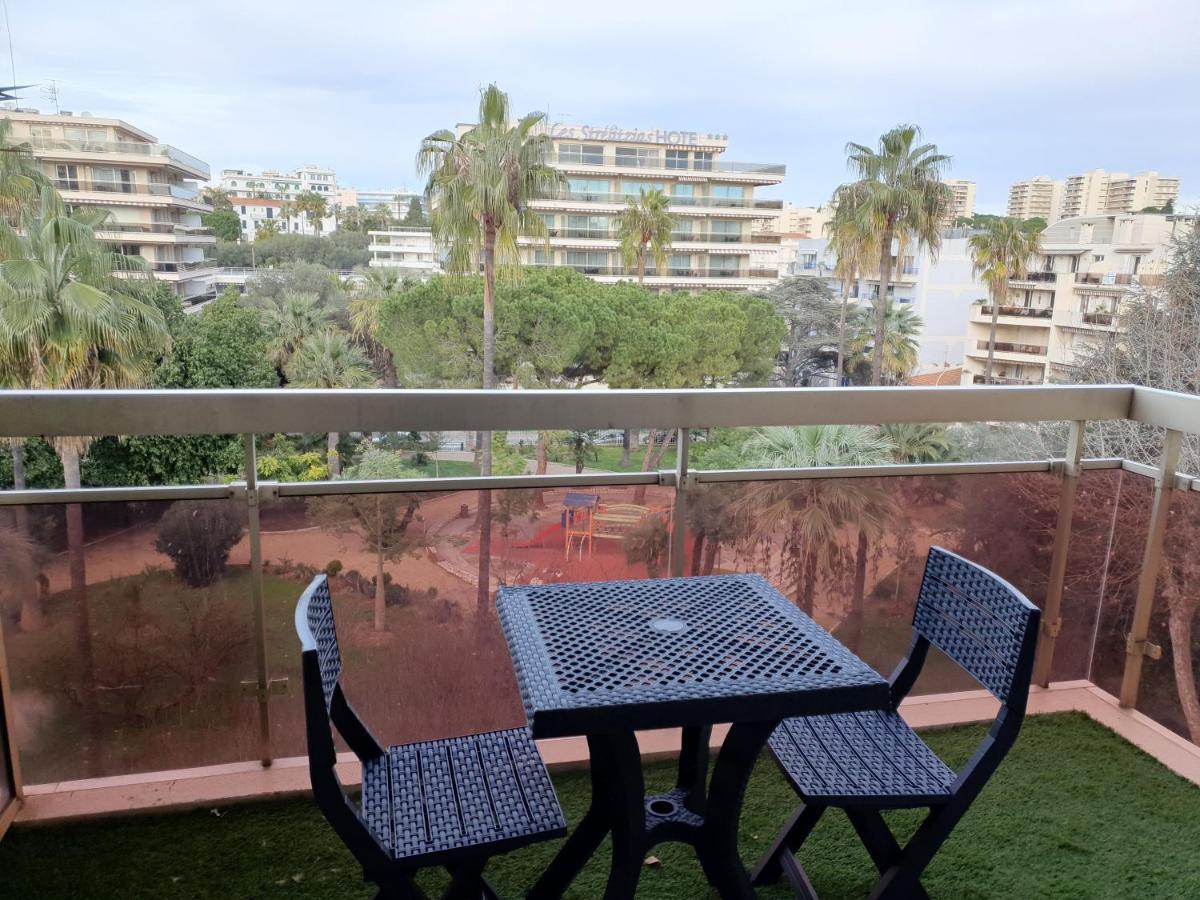 Appartement 2 Pieces Meubles A Juan Les Pins Antibes Esterno foto